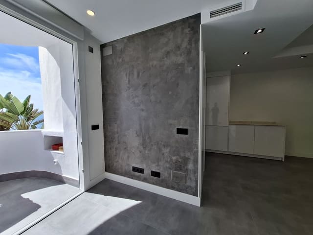 2 soveværelse Strandlejlighed til salg i Calahonda, Mijas med swimmingpool garage - € 498.000 (Ref: 8600284)