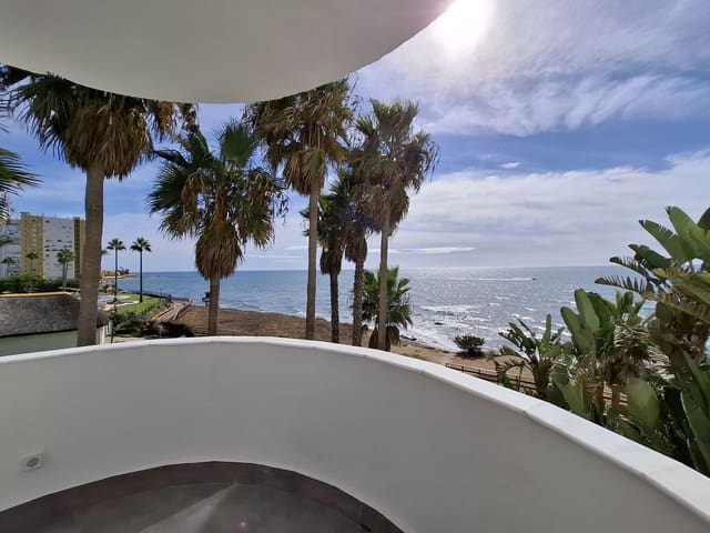 2 soveværelse Strandlejlighed til salg i Calahonda, Mijas med swimmingpool garage - € 498.000 (Ref: 8600284)
