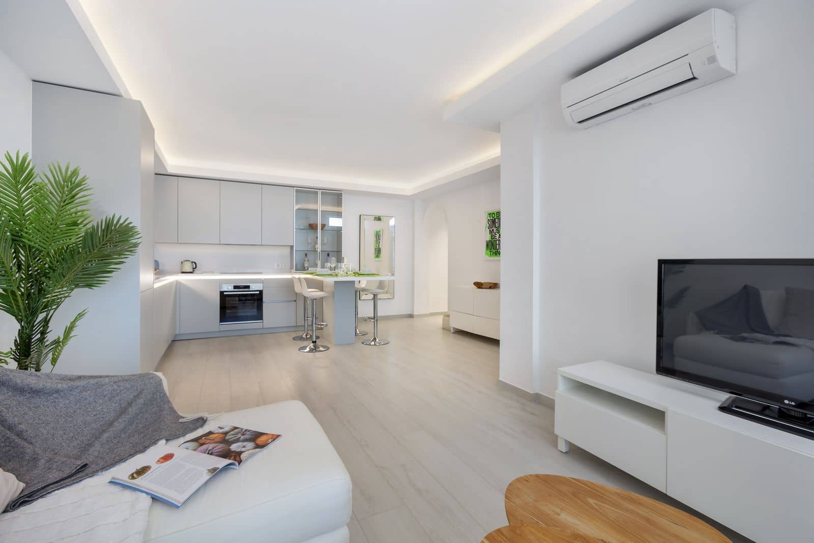 3 bedroom Apartment for sale in Nueva Andalucia with pool garage - € 595,000 (Ref: 8600818)