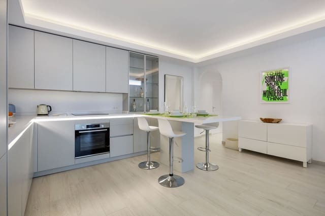 3 soveværelse Lejlighed til salg i Nueva Andalucia, Marbella med swimmingpool garage - € 595.000 (Ref: 8600818)