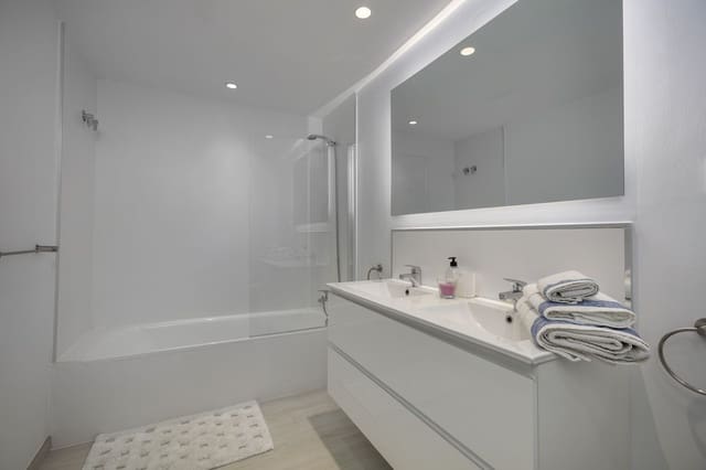 3 soveværelse Lejlighed til salg i Nueva Andalucia, Marbella med swimmingpool garage - € 595.000 (Ref: 8600818)