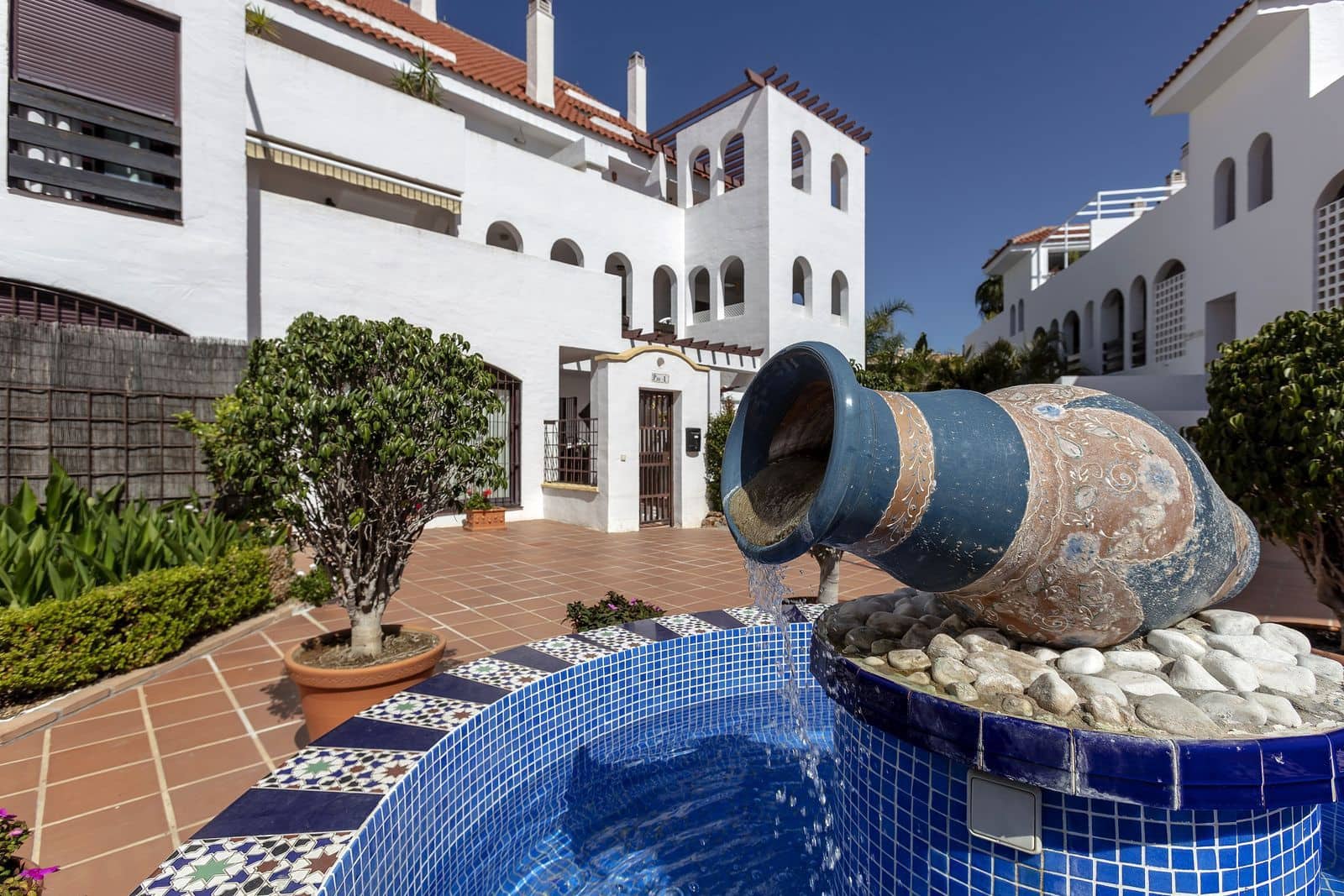 3 bedroom Apartment for sale in Nueva Andalucia with pool garage - € 595,000 (Ref: 8600818)