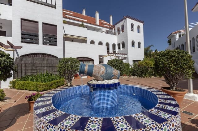 3 soveværelse Lejlighed til salg i Nueva Andalucia, Marbella med swimmingpool garage - € 595.000 (Ref: 8600818)