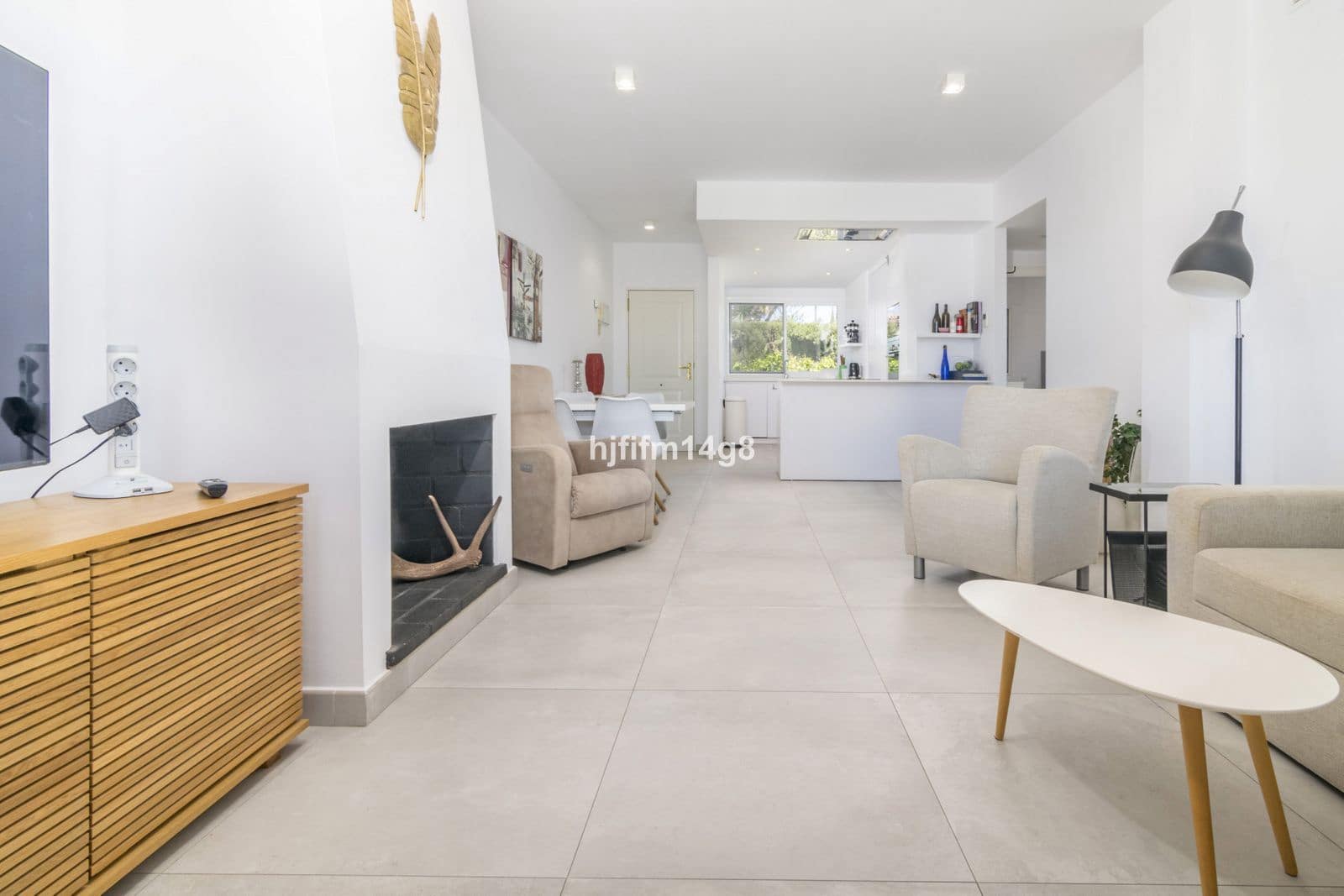 2 bedroom Apartment for sale in Nueva Andalucia with pool garage - € 525,000 (Ref: 8602646)