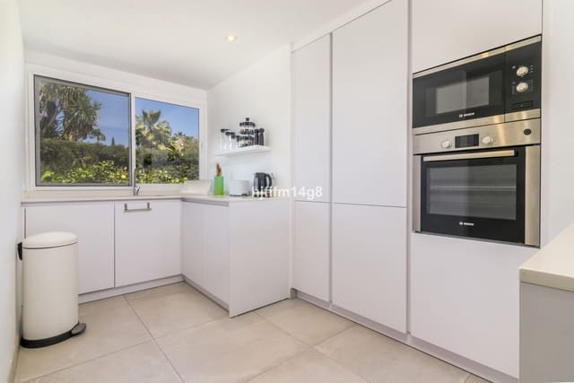 2 soveværelse Lejlighed til salg i Nueva Andalucia, Marbella med swimmingpool garage - € 525.000 (Ref: 8602646)