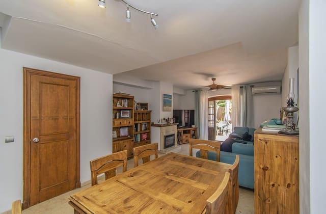 2 sovrum Hus till salu i Estepona med pool garage - 650 000 € (Ref: 8602708)