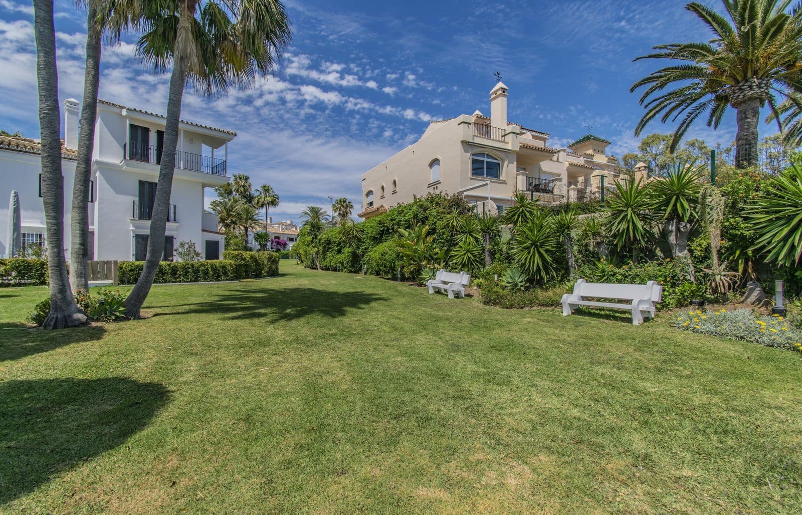 2 soverom Hus til salgs i Estepona med svømmebasseng garasje - € 650 000 (Ref: 8602708)