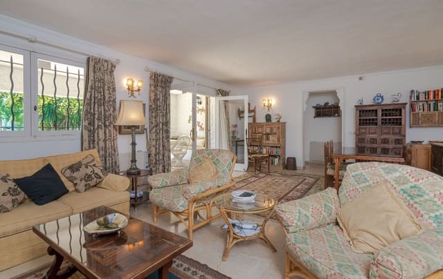 4 soverom Villa til salgs i San Pedro de Alcantara, Marbella med svømmebasseng garasje - € 1 900 000 (Ref: 8607402)