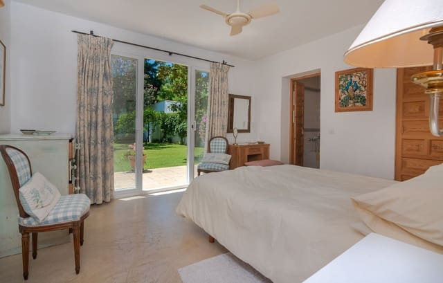 4 soverom Villa til salgs i San Pedro de Alcantara, Marbella med svømmebasseng garasje - € 1 900 000 (Ref: 8607402)