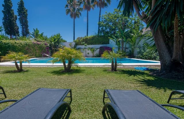 4 soverom Villa til salgs i San Pedro de Alcantara, Marbella med svømmebasseng garasje - € 1 900 000 (Ref: 8607402)