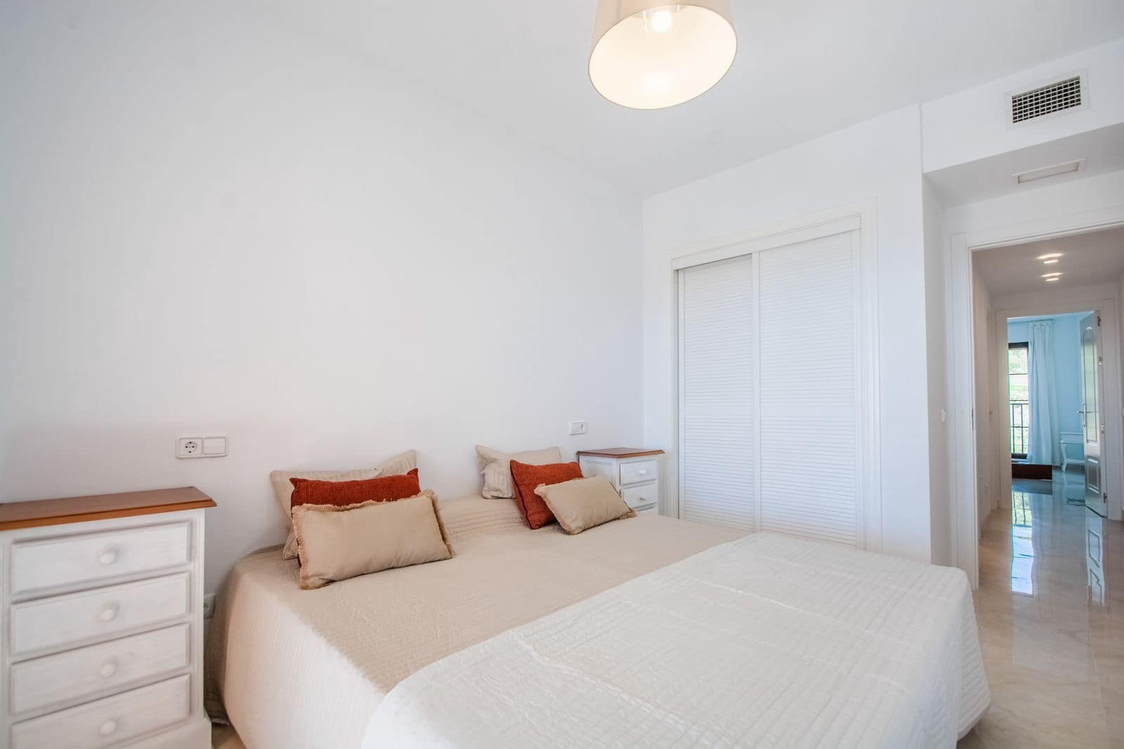 3 soveværelse Lejlighed til salg i Los Arqueros med swimmingpool garage - € 395.000 (Ref: 8613778)