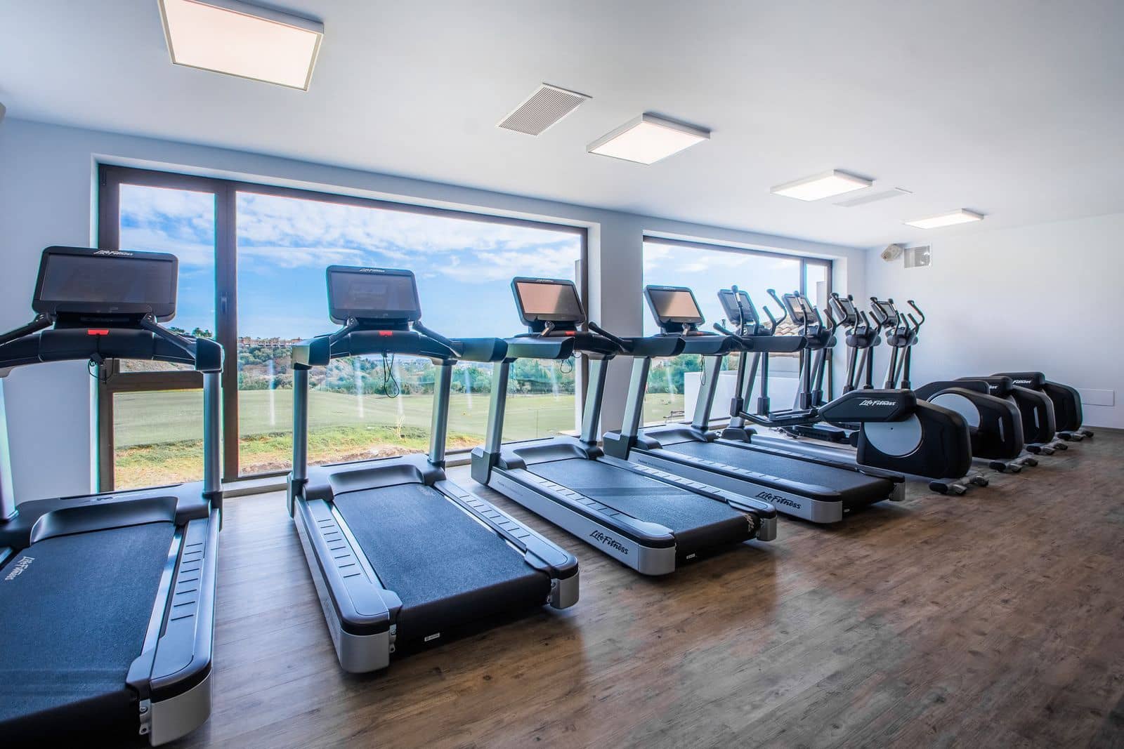 3 soveværelse Lejlighed til salg i Los Arqueros med swimmingpool garage - € 395.000 (Ref: 8613778)