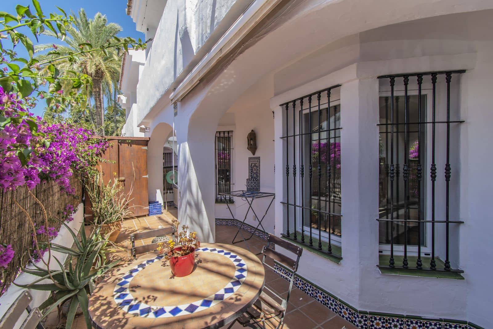 3 soverom Leilighet til salgs i Nueva Andalucia med svømmebasseng garasje - € 425 000 (Ref: 8613791)