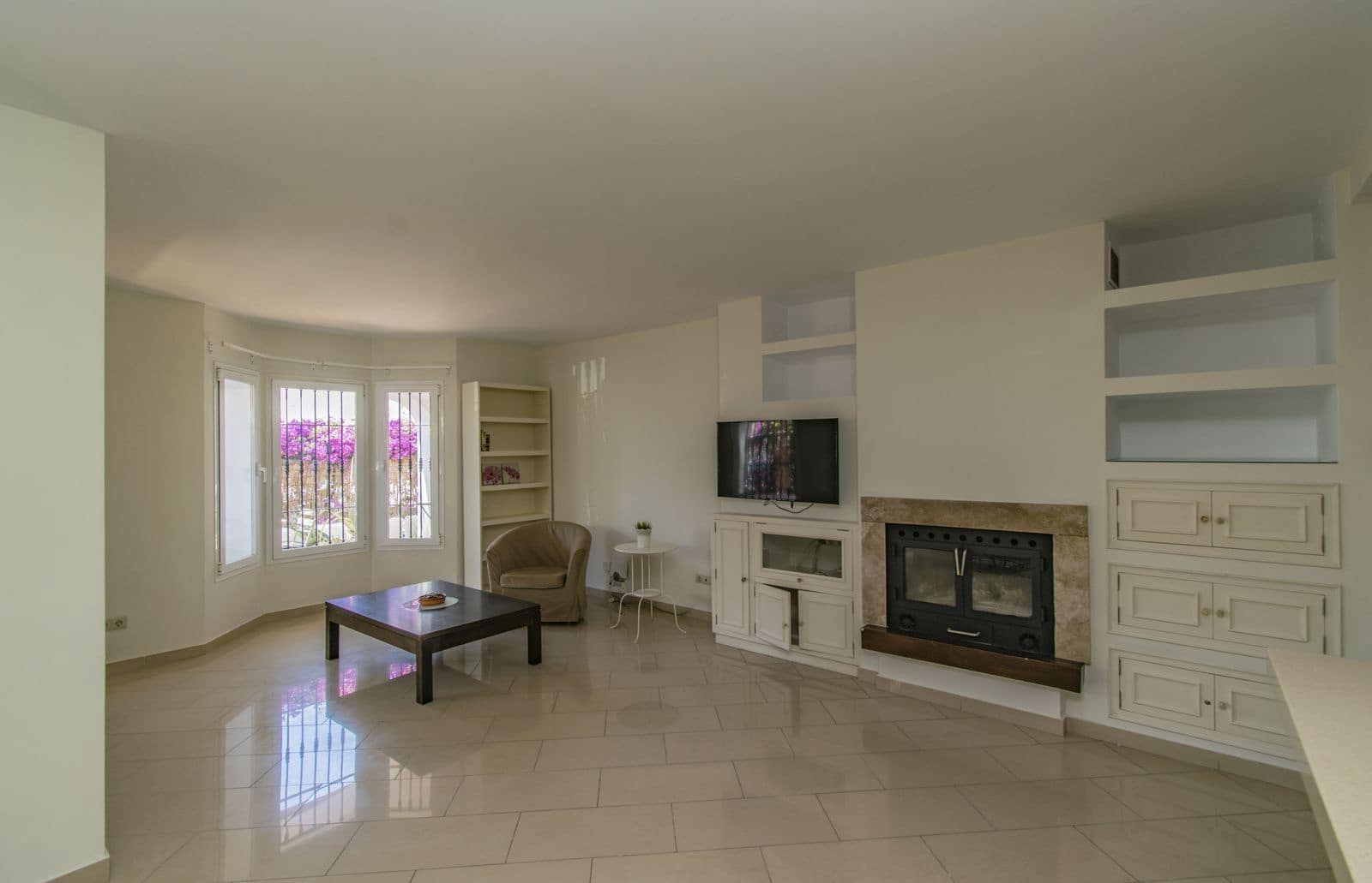 3 soverom Leilighet til salgs i Nueva Andalucia med svømmebasseng garasje - € 425 000 (Ref: 8613791)