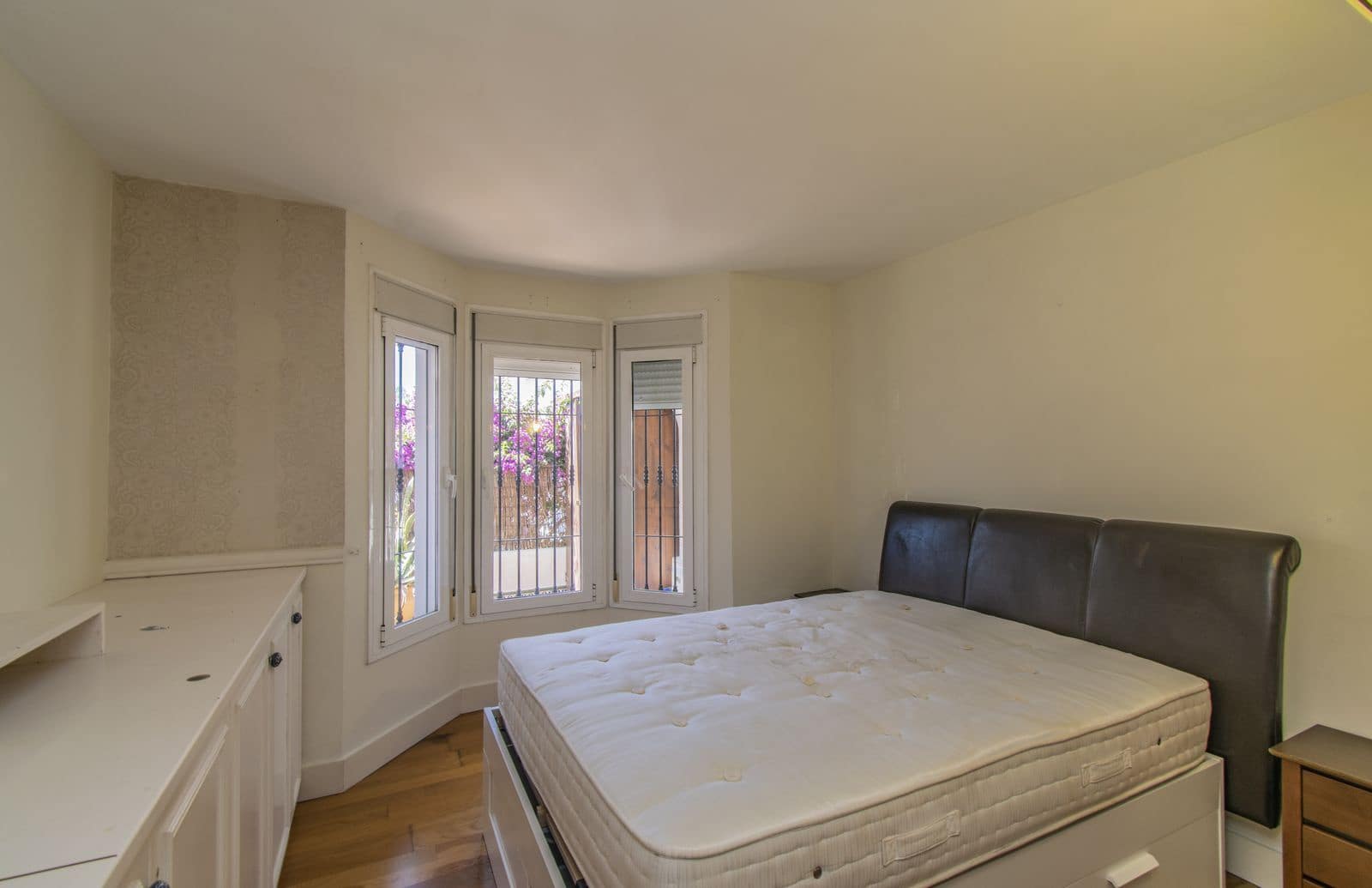 3 soverom Leilighet til salgs i Nueva Andalucia med svømmebasseng garasje - € 425 000 (Ref: 8613791)