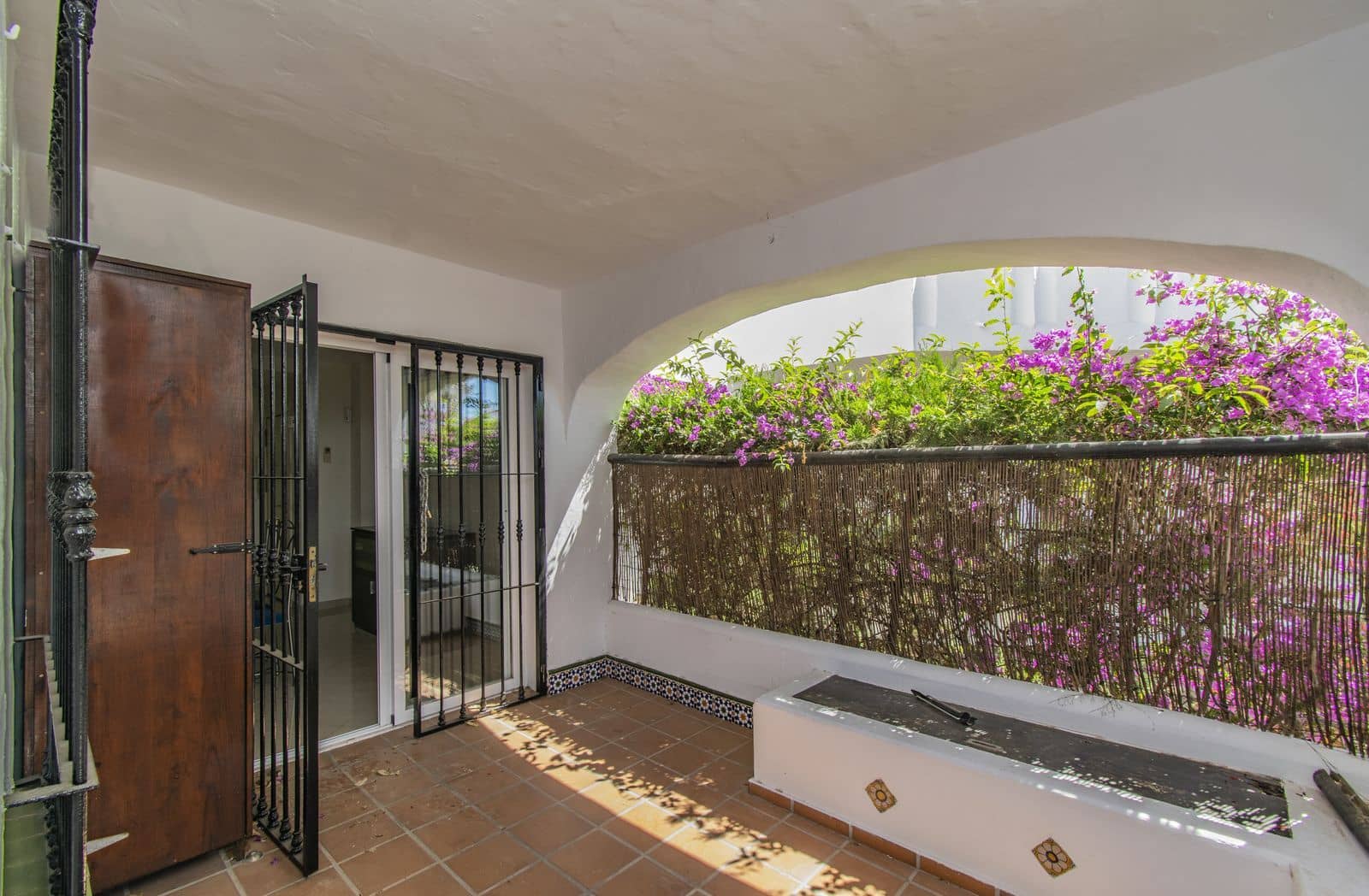 3 soverom Leilighet til salgs i Nueva Andalucia med svømmebasseng garasje - € 425 000 (Ref: 8613791)