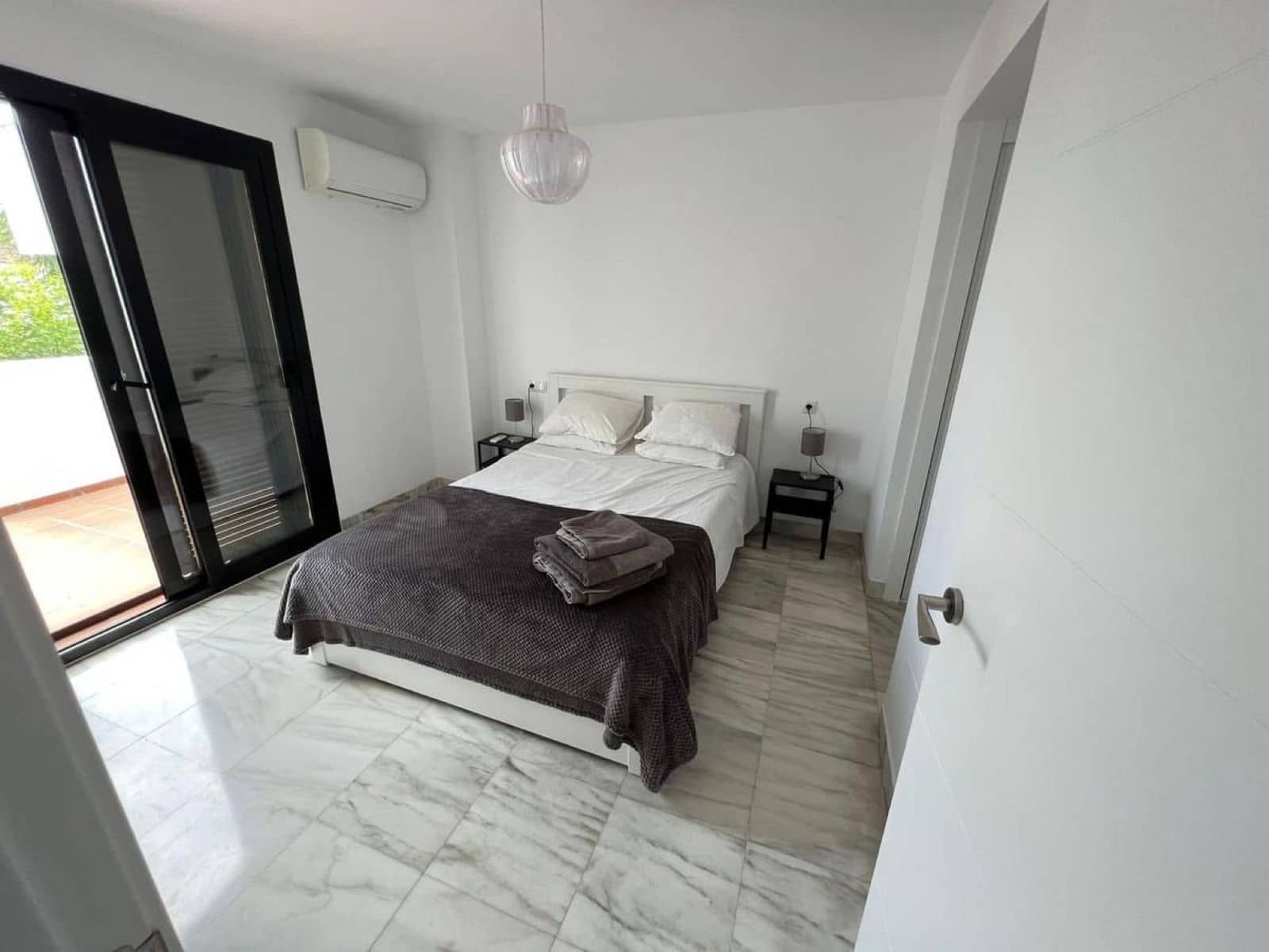 3 slaapkamer Huis te koop in Estepona met zwembad garage - € 540.000 (Ref: 8613806)