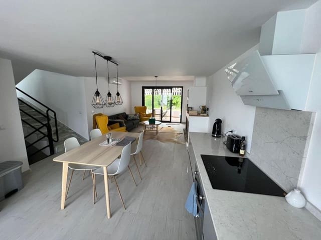 3 soverom Hus til salgs i Estepona med svømmebasseng garasje - € 540 000 (Ref: 8613806)