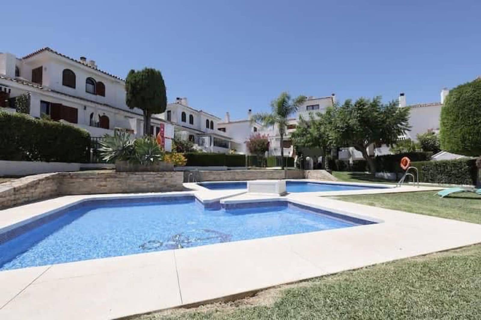 3 slaapkamer Huis te koop in Estepona met zwembad garage - € 540.000 (Ref: 8613806)