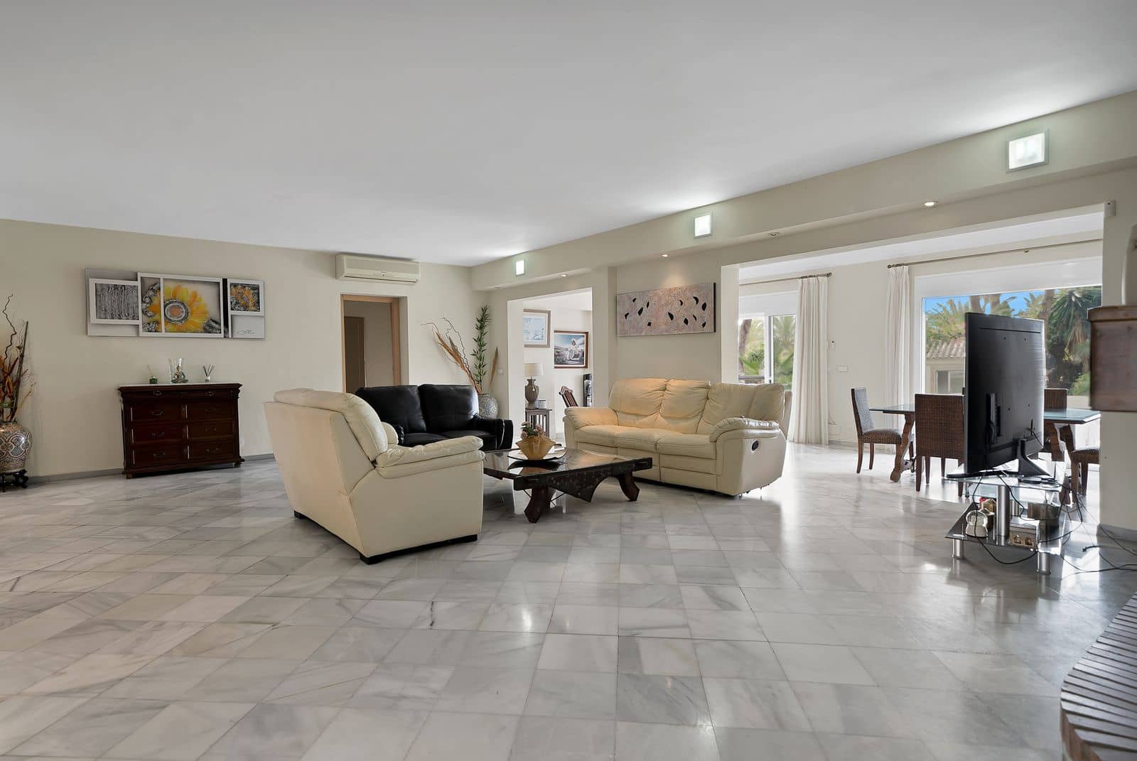 4 soveværelse Villa til salg i Marbella med swimmingpool garage - € 1.690.000 (Ref: 8614183)