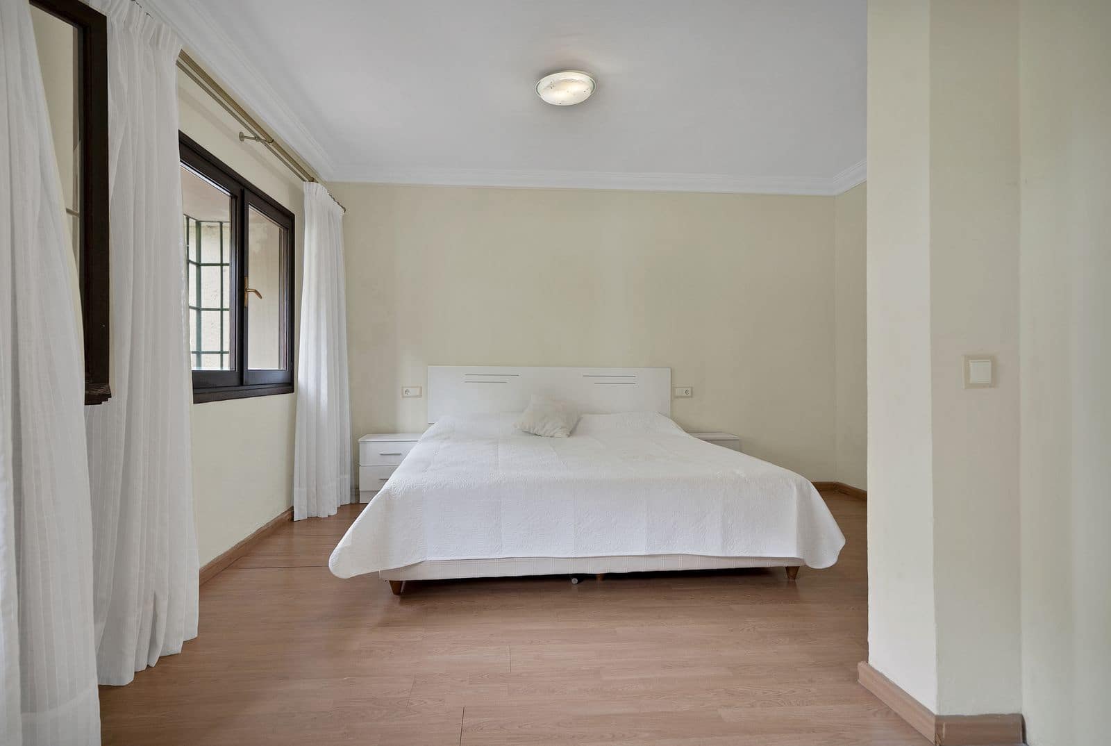 4 soveværelse Villa til salg i Marbella med swimmingpool garage - € 1.690.000 (Ref: 8614183)