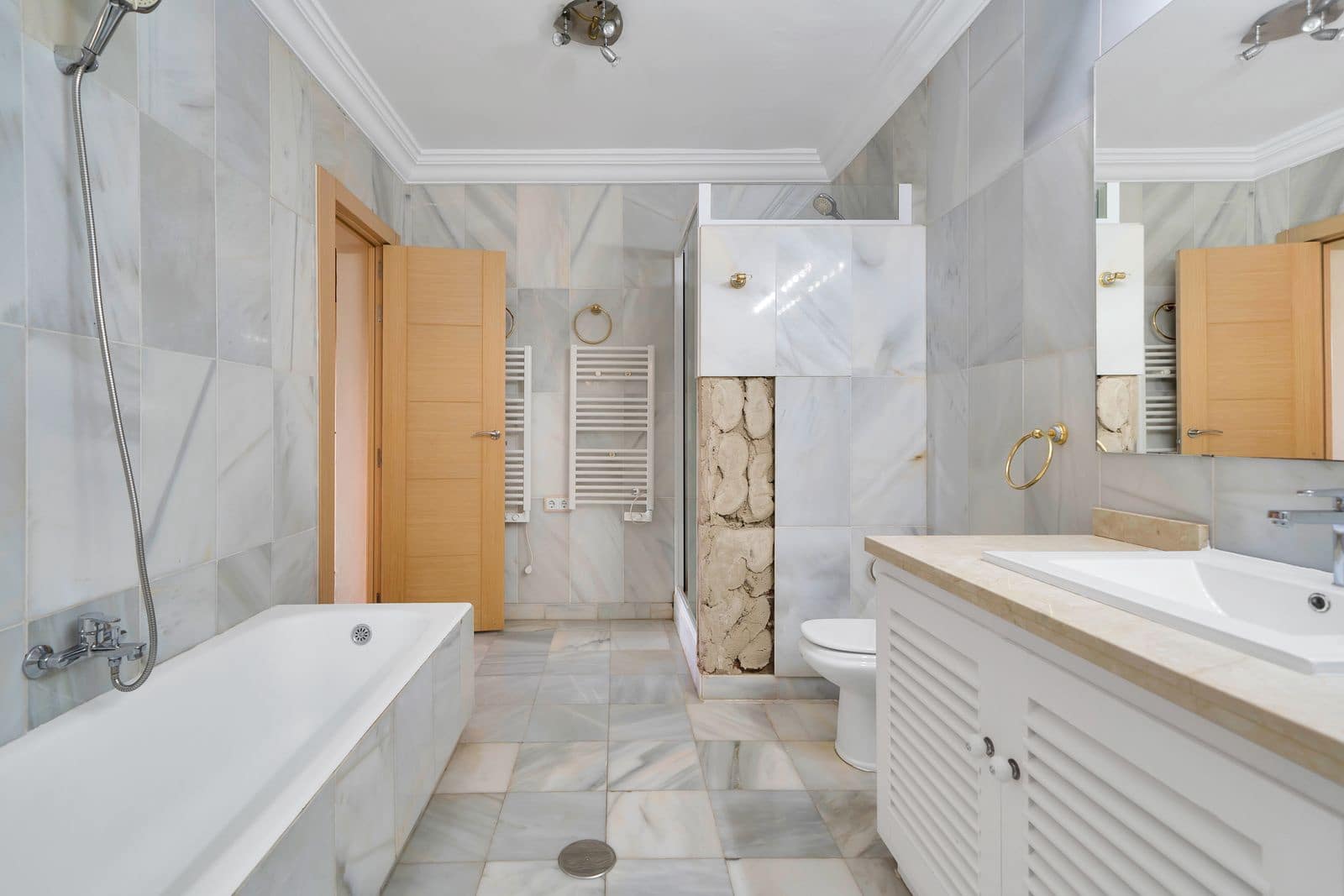 4 soveværelse Villa til salg i Marbella med swimmingpool garage - € 1.690.000 (Ref: 8614183)