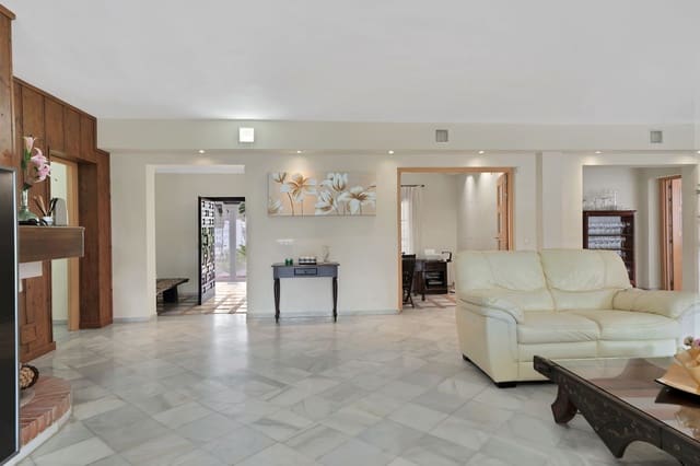 4 soverom Villa til salgs i Elviria - Cabopino, Marbella med svømmebasseng garasje - € 1 690 000 (Ref: 8614183)