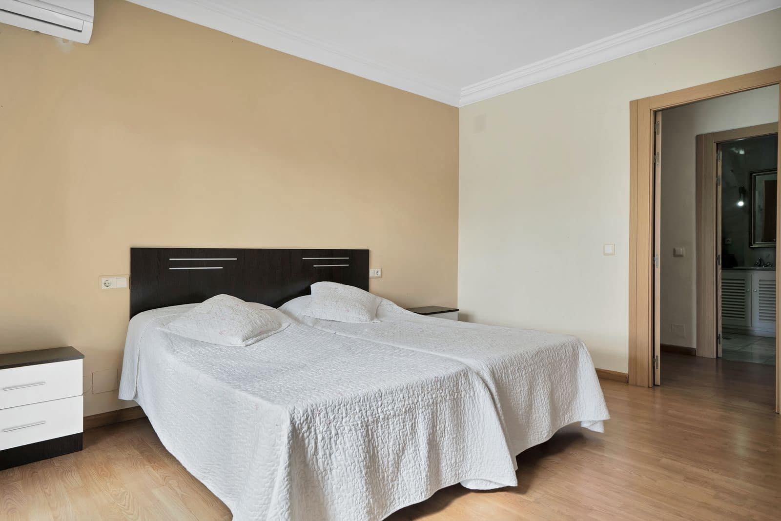 4 soveværelse Villa til salg i Marbella med swimmingpool garage - € 1.690.000 (Ref: 8614183)