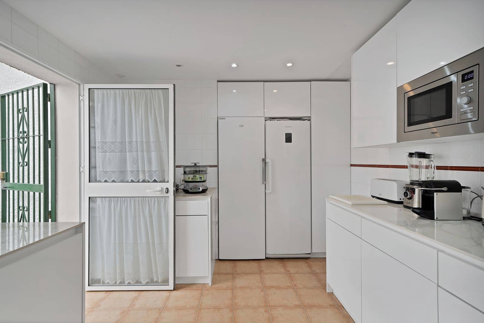 4 soveværelse Villa til salg i Marbella med swimmingpool garage - € 1.690.000 (Ref: 8614183)