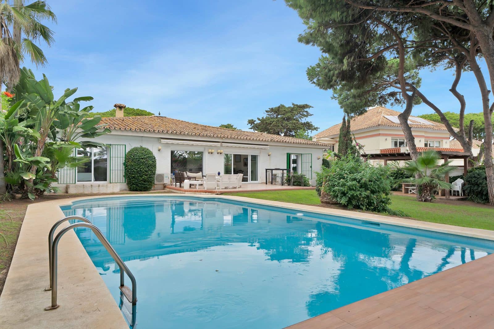 4 soveværelse Villa til salg i Marbella med swimmingpool garage - € 1.690.000 (Ref: 8614183)