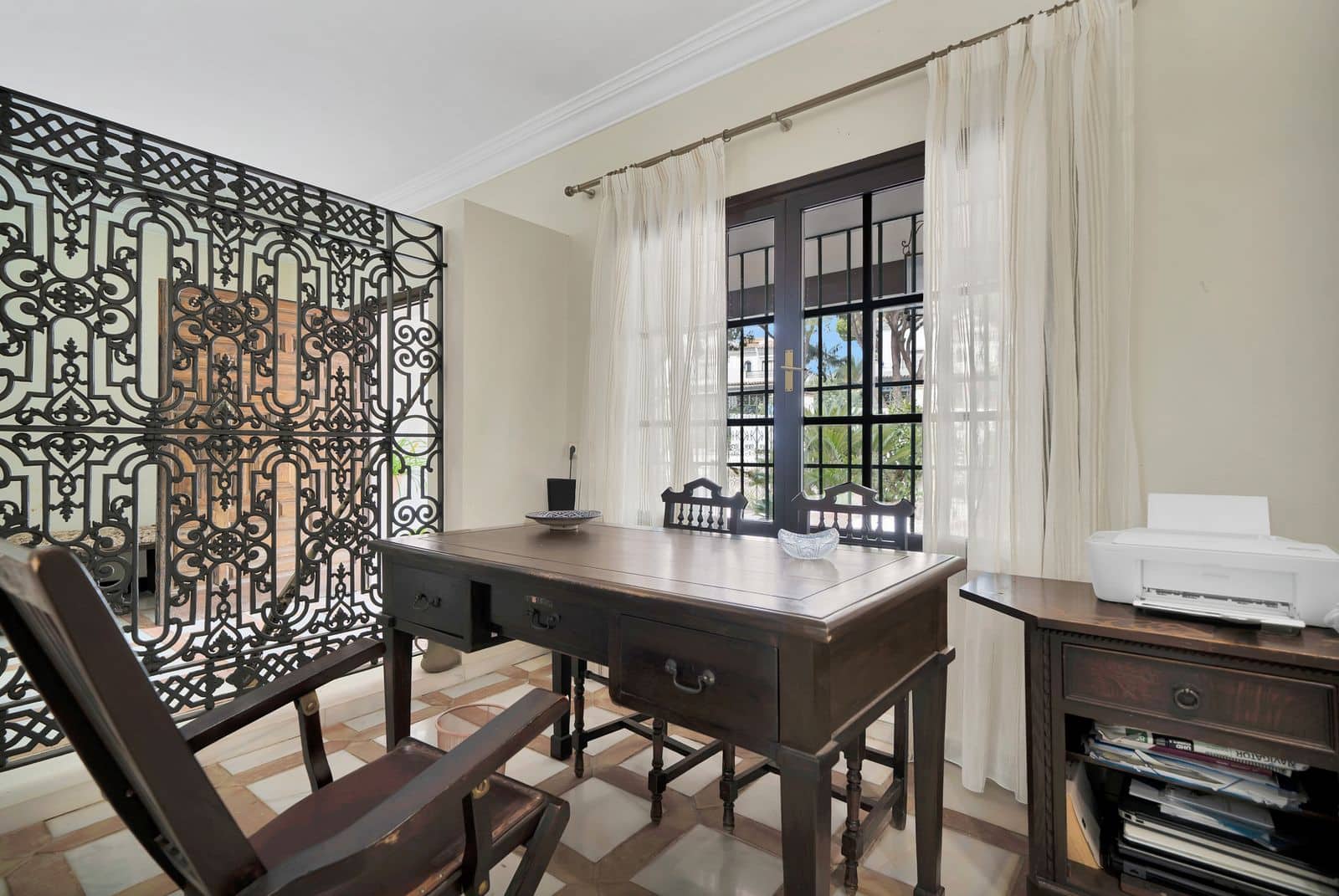 4 soveværelse Villa til salg i Marbella med swimmingpool garage - € 1.690.000 (Ref: 8614183)