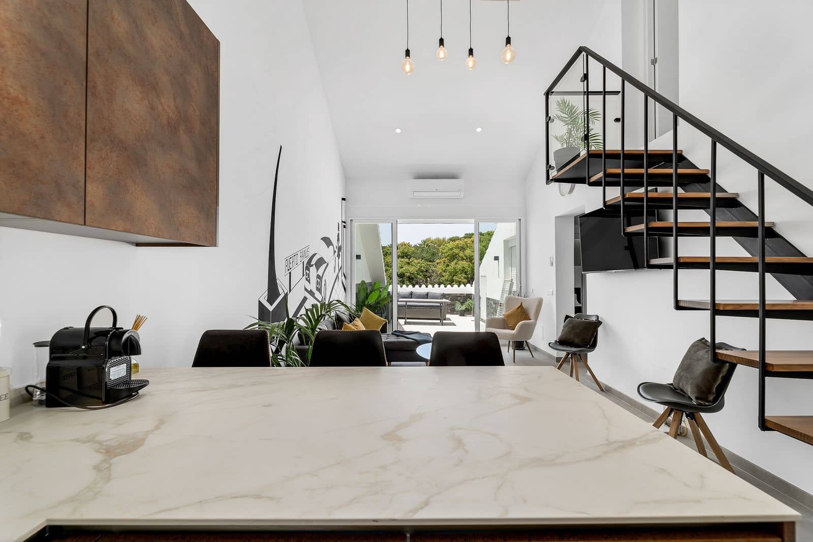 3 soveværelse Byhus til salg i Nueva Andalucia med swimmingpool garage - € 525.000 (Ref: 8615759)