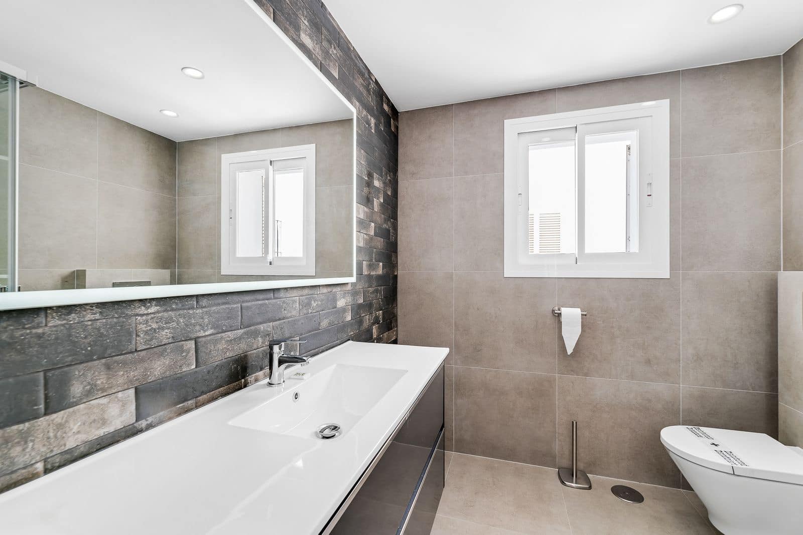 3 soveværelse Byhus til salg i Nueva Andalucia med swimmingpool garage - € 525.000 (Ref: 8615759)