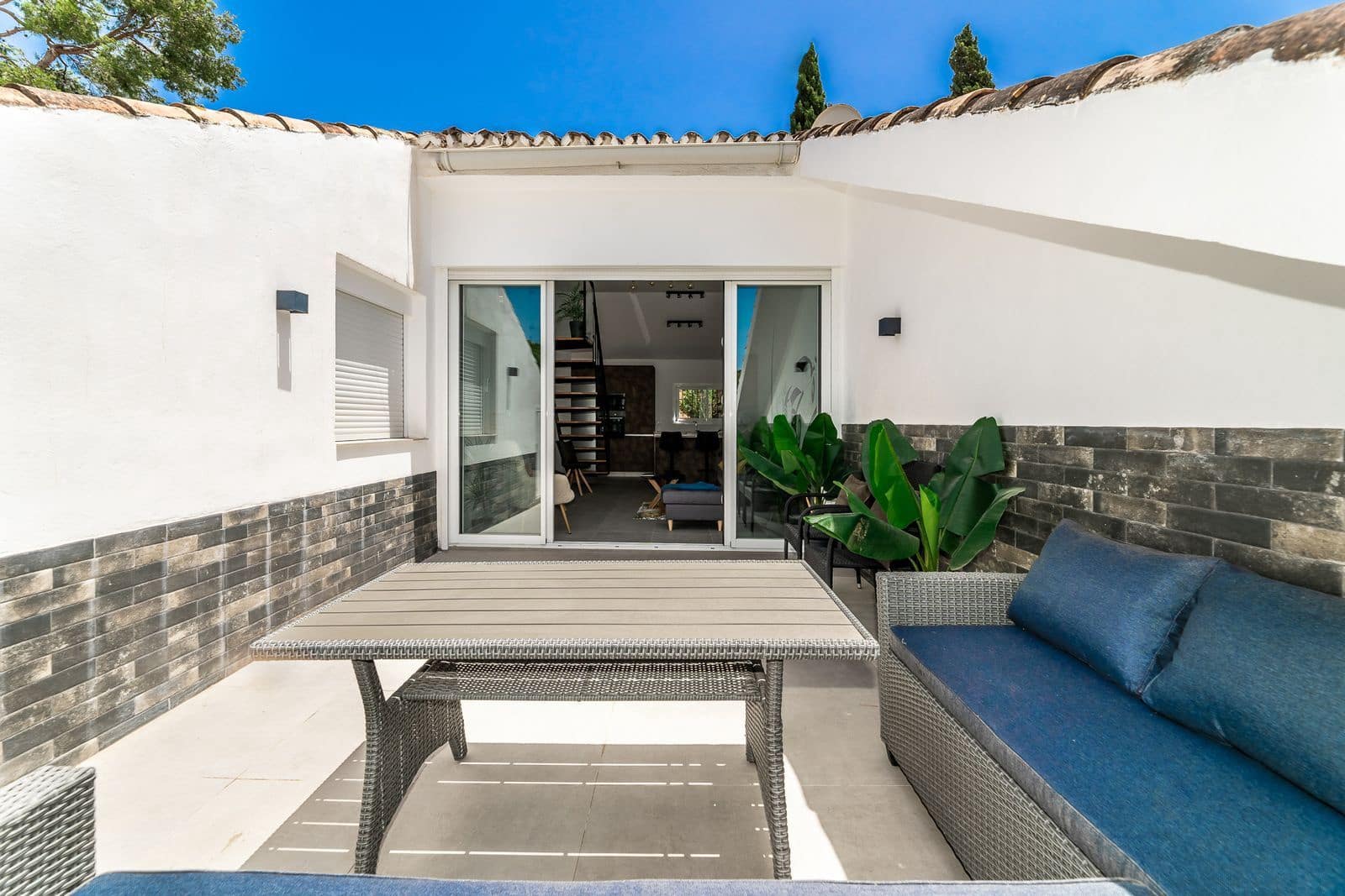 3 soveværelse Byhus til salg i Nueva Andalucia med swimmingpool garage - € 525.000 (Ref: 8615759)