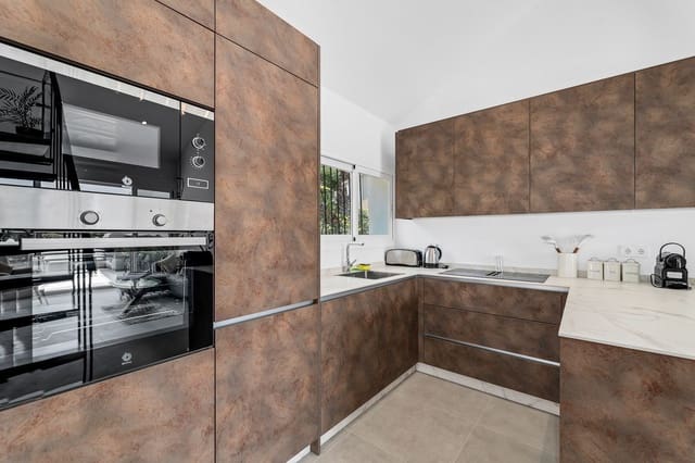 3 slaapkamer Huis te koop in Nueva Andalucia, Marbella met zwembad garage - € 525.000 (Ref: 8615759)