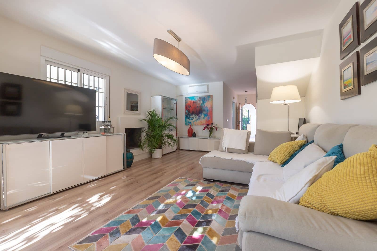 3 soveværelse Byhus til salg i Elviria med swimmingpool garage - € 698.000 (Ref: 8615773)