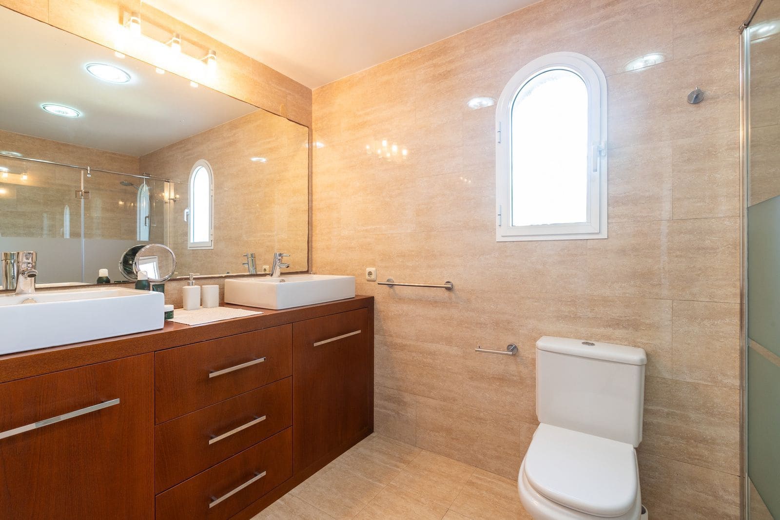 3 soveværelse Byhus til salg i Elviria med swimmingpool garage - € 698.000 (Ref: 8615773)