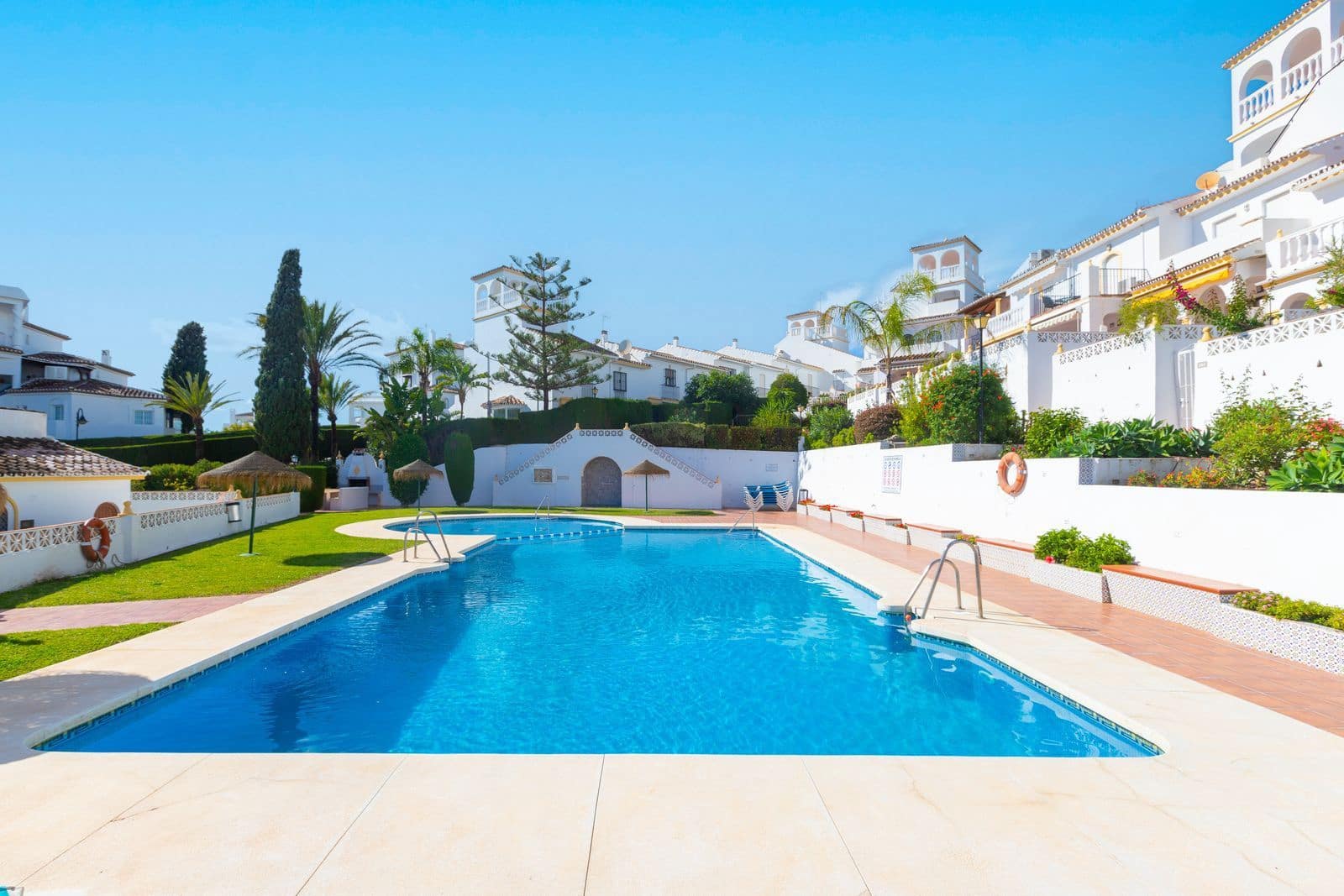 3 soveværelse Byhus til salg i Elviria med swimmingpool garage - € 698.000 (Ref: 8615773)