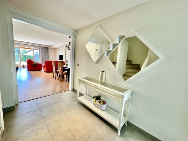 3 soverom Hus til salgs i New Golden Mile, Estepona med svømmebasseng garasje - € 465 000 (Ref: 8619345)