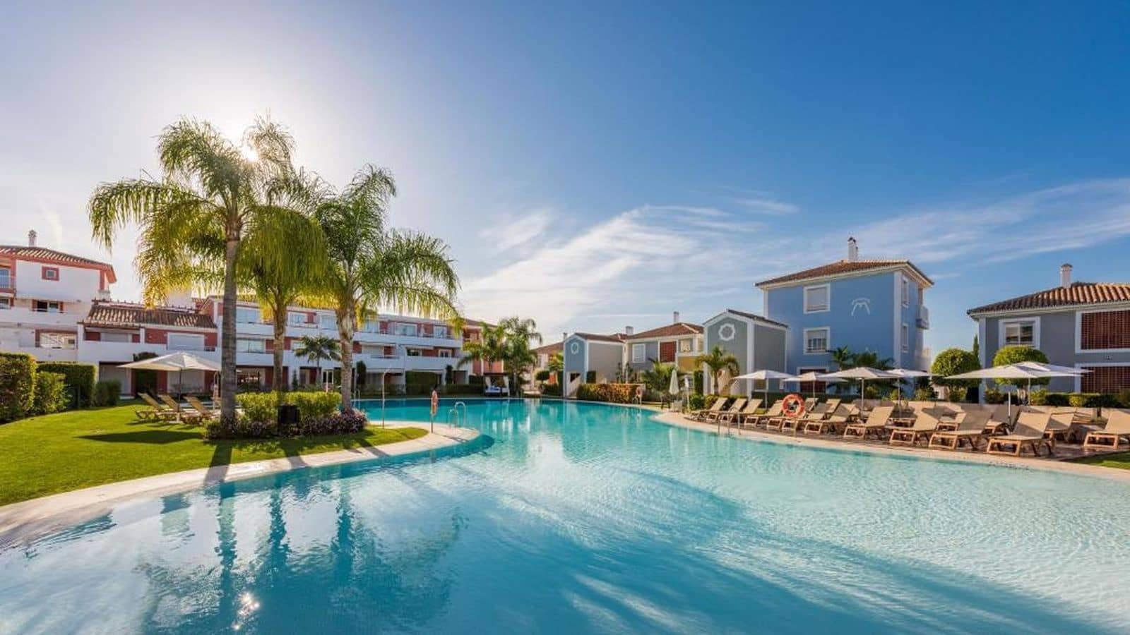 3 soveværelse Byhus til salg i New Golden Mile med swimmingpool garage - € 465.000 (Ref: 8619345)