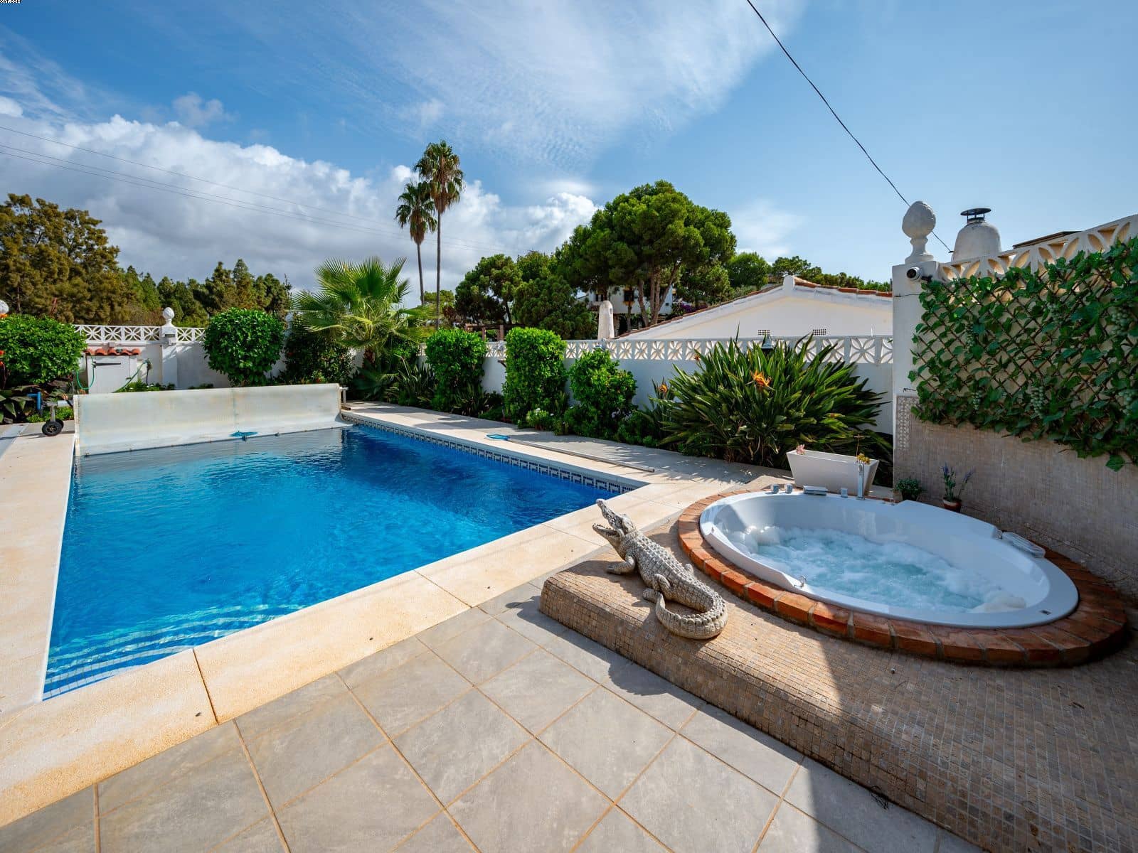 4 soveværelse Villa til salg i El Chaparral med swimmingpool garage - € 749.000 (Ref: 8623437)