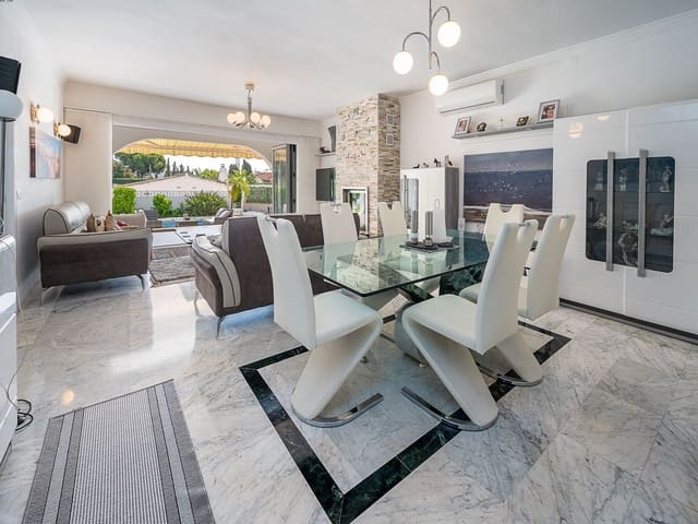 4 soverom Villa til salgs i El Chaparral, Mijas med svømmebasseng garasje - € 749 000 (Ref: 8623437)