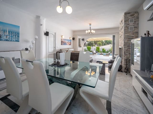 4 soverom Villa til salgs i El Chaparral, Mijas med svømmebasseng garasje - € 749 000 (Ref: 8623437)