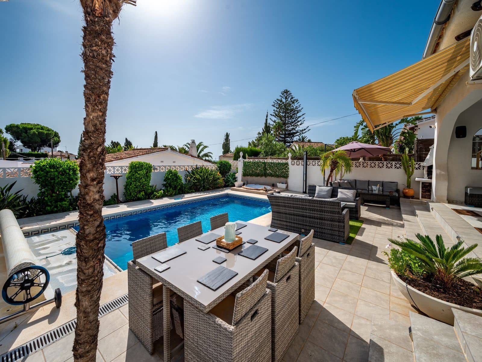 4 soveværelse Villa til salg i El Chaparral med swimmingpool garage - € 749.000 (Ref: 8623437)