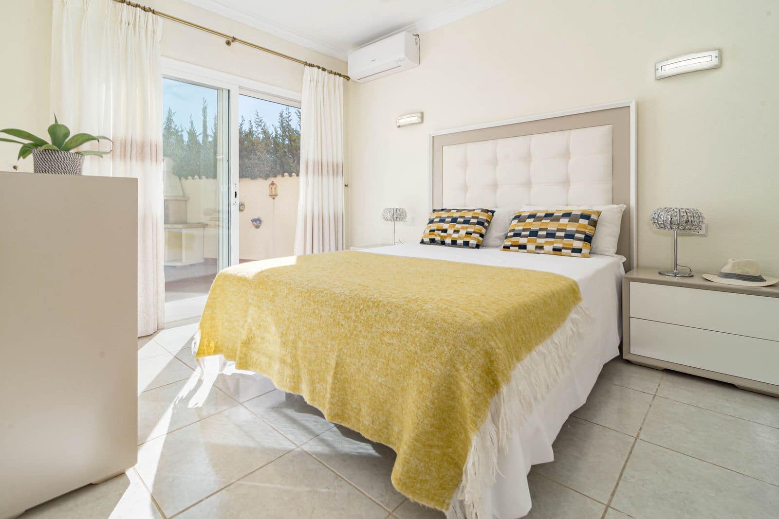 3 soveværelse Villa til salg i Calahonda med swimmingpool garage - € 695.000 (Ref: 8623452)