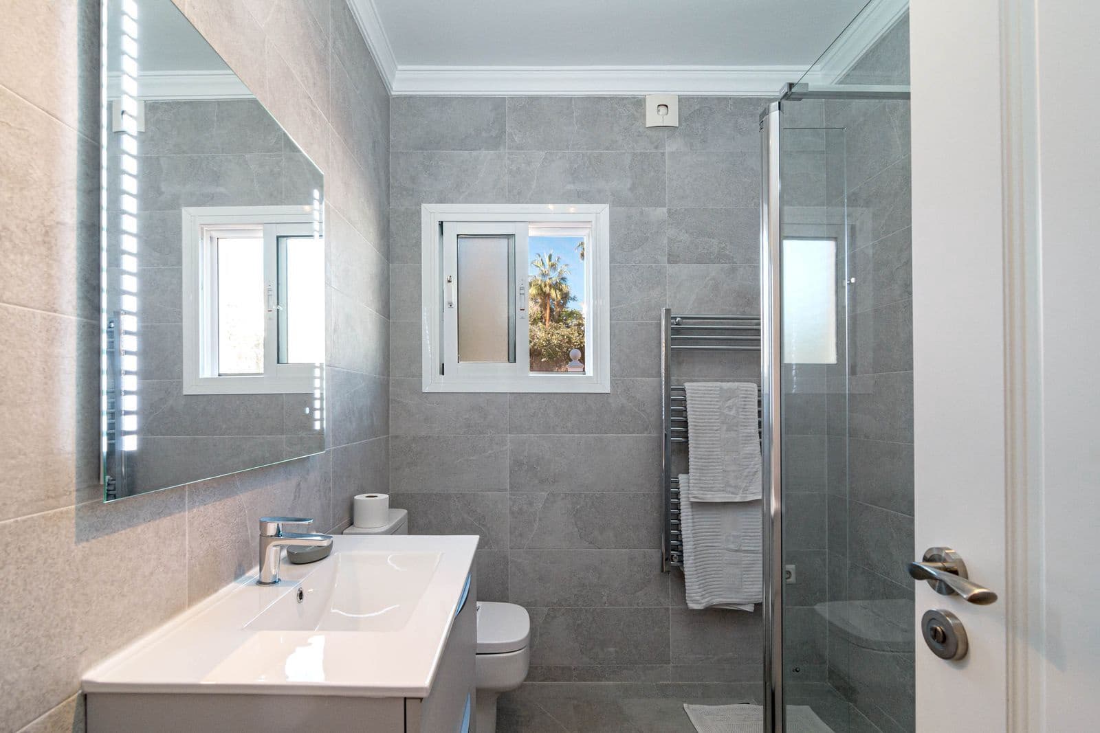 3 soveværelse Villa til salg i Calahonda med swimmingpool garage - € 695.000 (Ref: 8623452)