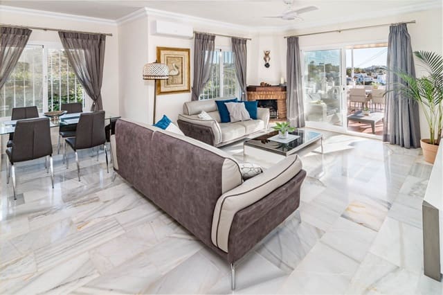 3 soveværelse Villa til salg i Calahonda, Mijas med swimmingpool garage - € 695.000 (Ref: 8623452)