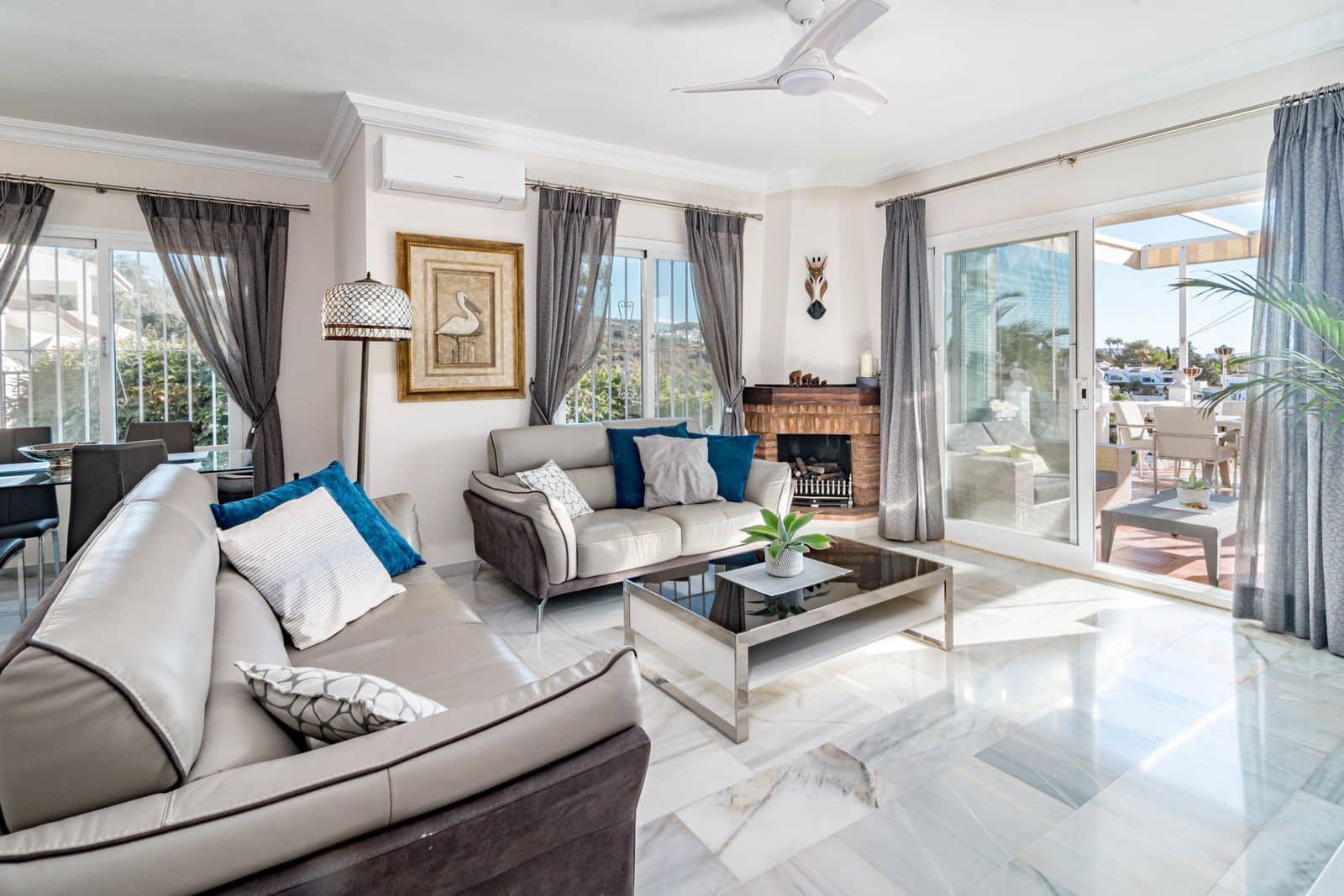 3 soveværelse Villa til salg i Calahonda med swimmingpool garage - € 695.000 (Ref: 8623452)