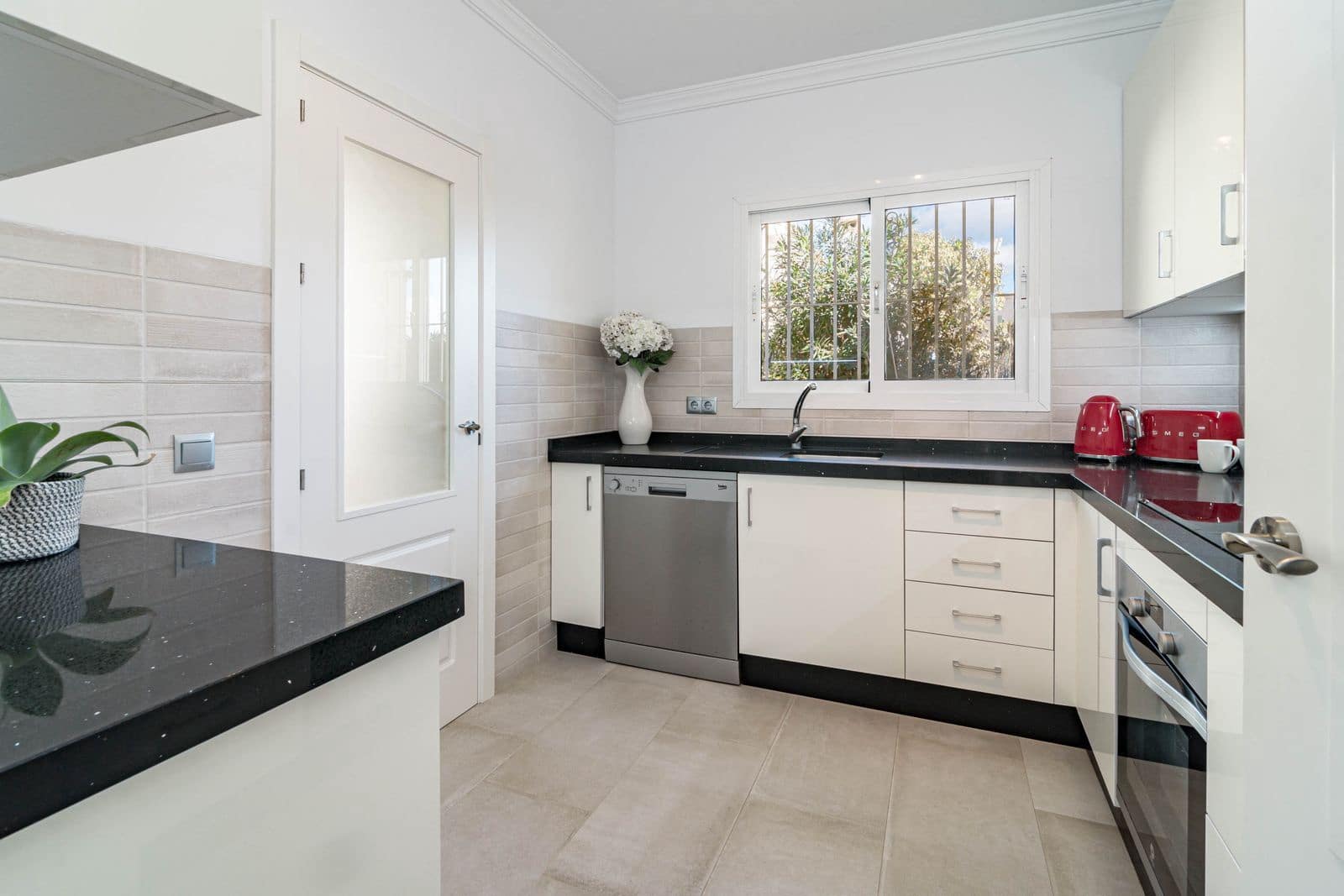 3 soveværelse Villa til salg i Calahonda med swimmingpool garage - € 695.000 (Ref: 8623452)