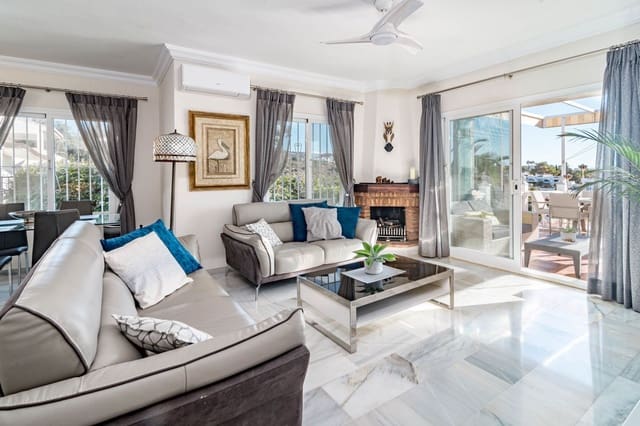 3 soveværelse Villa til salg i Calahonda, Mijas med swimmingpool garage - € 695.000 (Ref: 8623452)